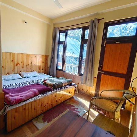 Trinity Homestay Kasol Esterno foto