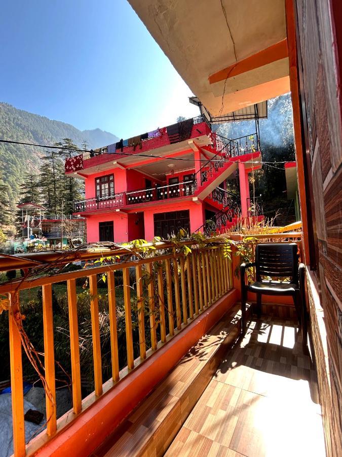 Trinity Homestay Kasol Esterno foto