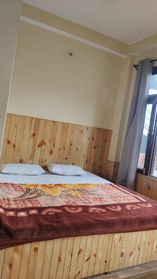 Trinity Homestay Kasol Esterno foto