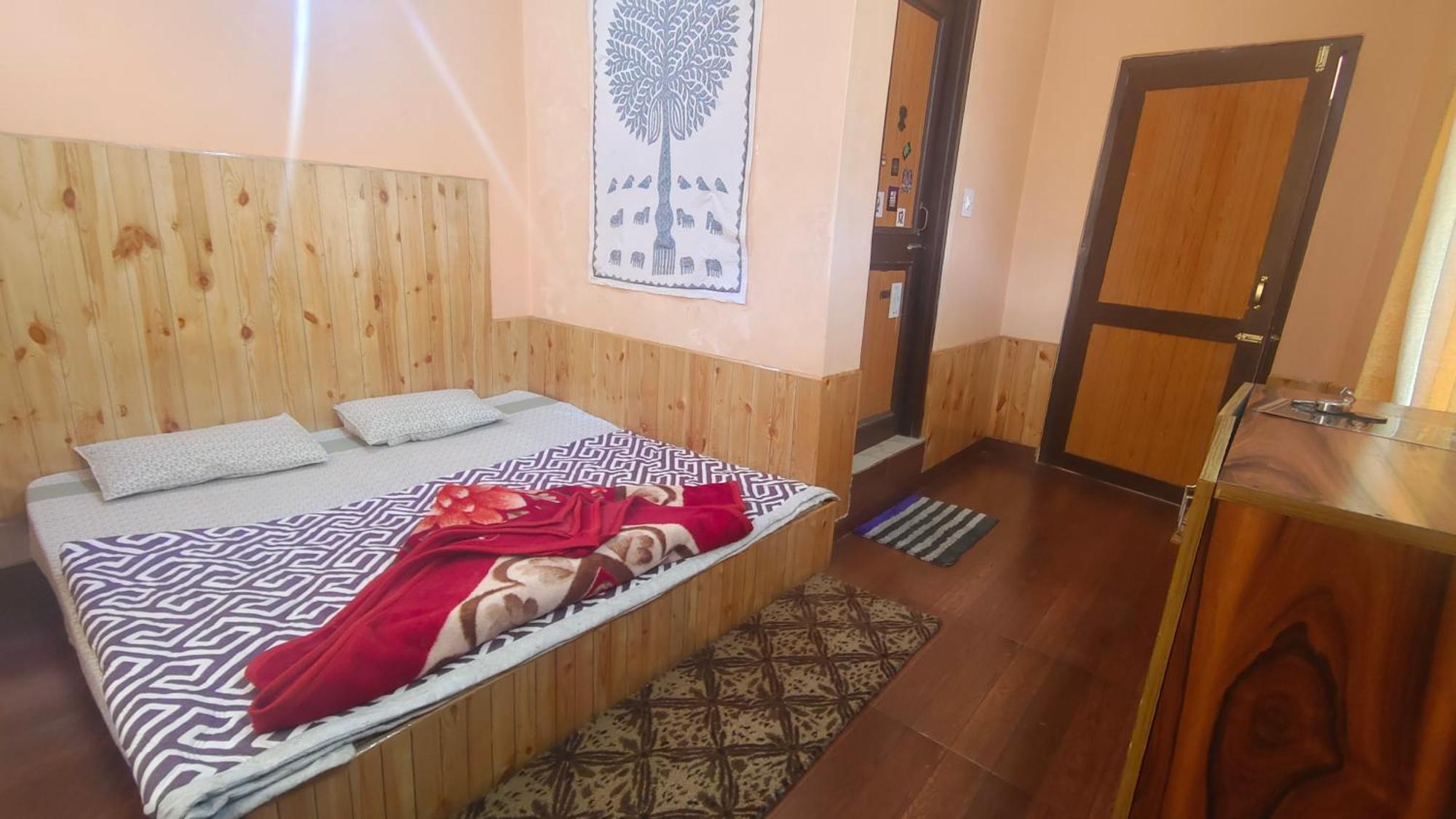 Trinity Homestay Kasol Esterno foto