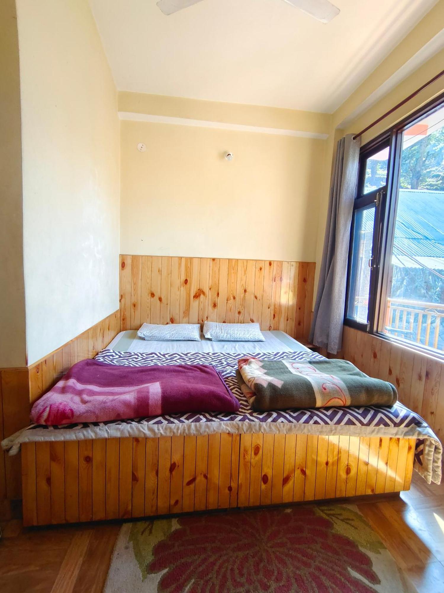 Trinity Homestay Kasol Esterno foto