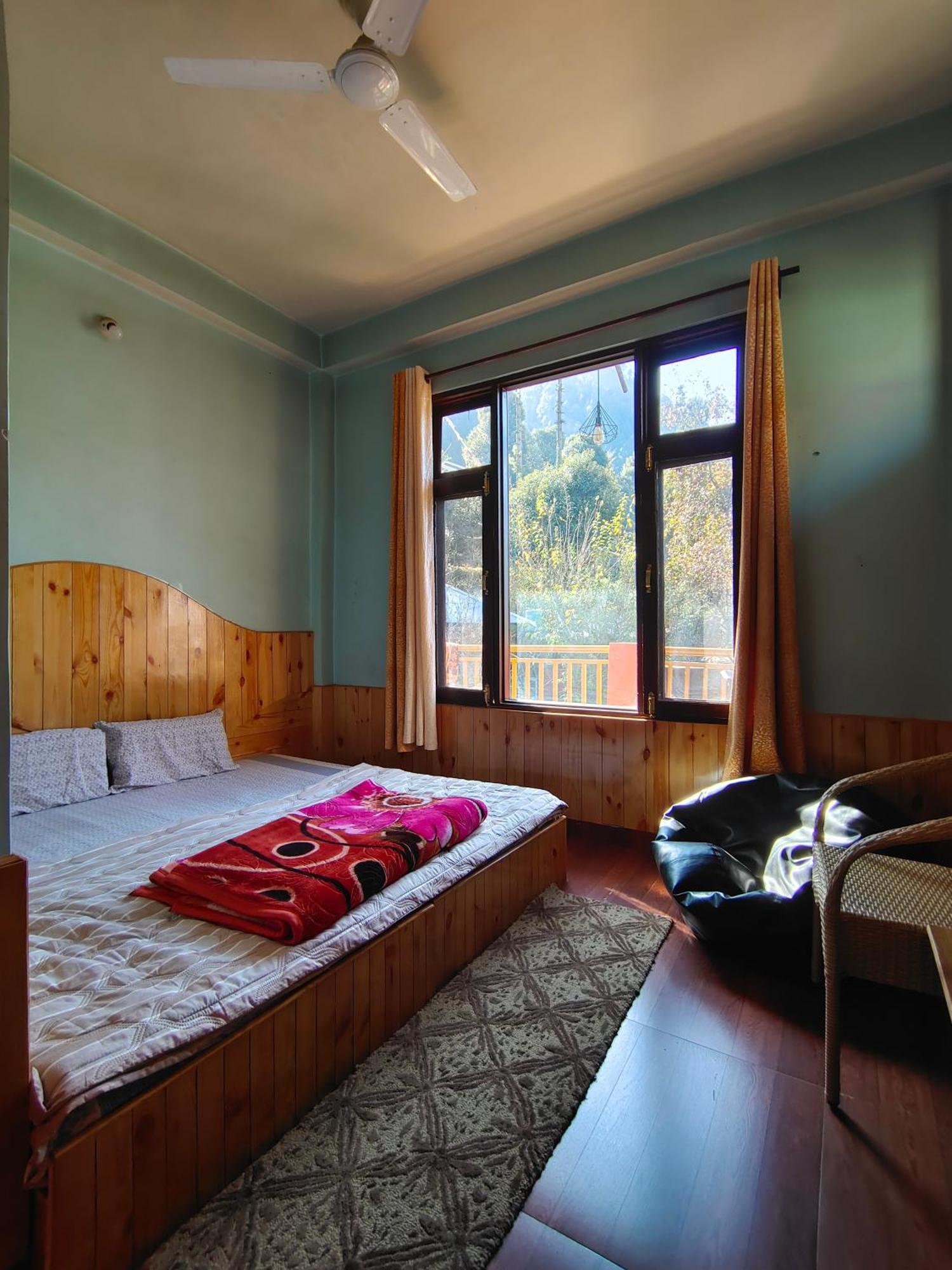 Trinity Homestay Kasol Esterno foto