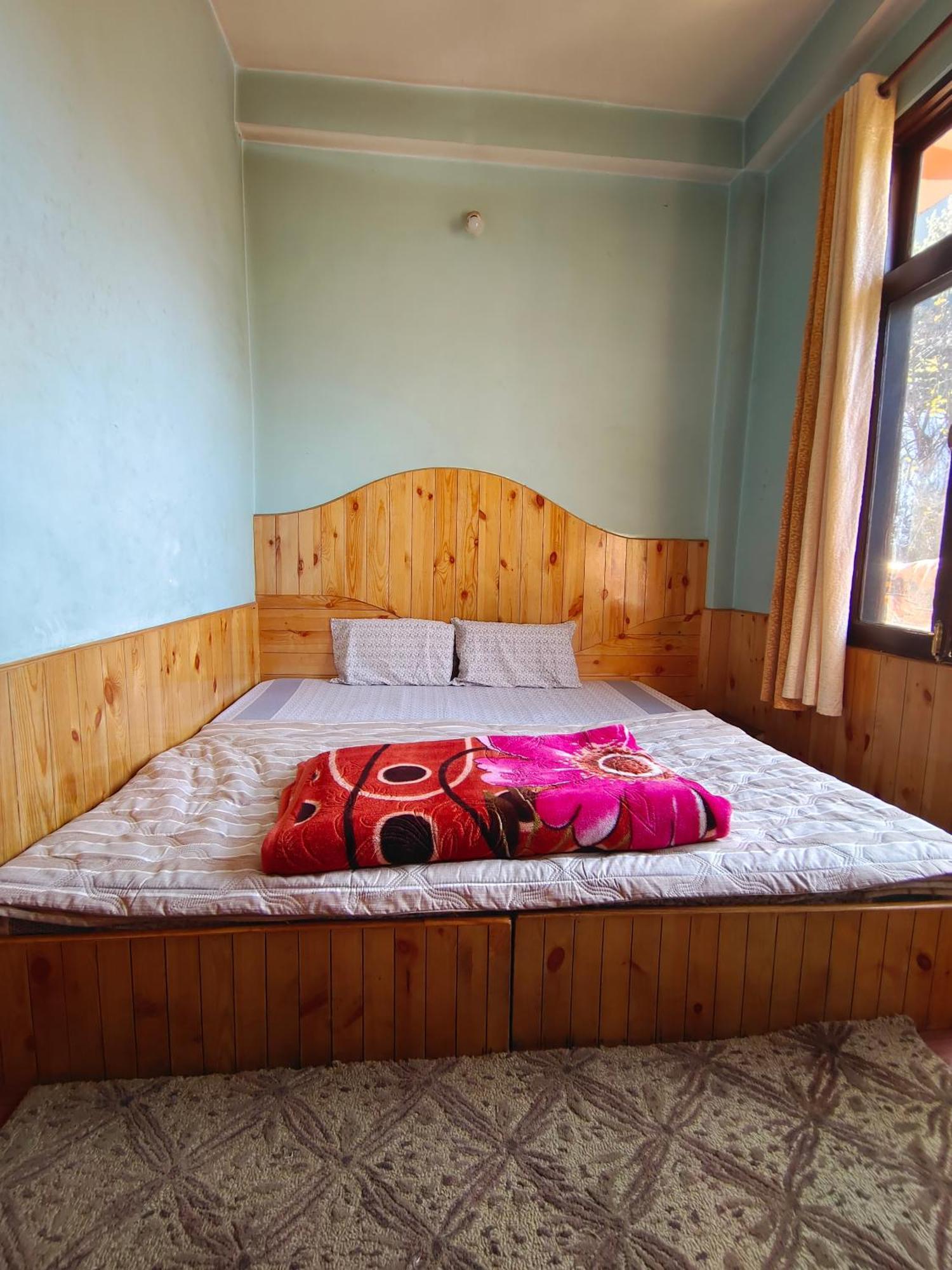 Trinity Homestay Kasol Esterno foto